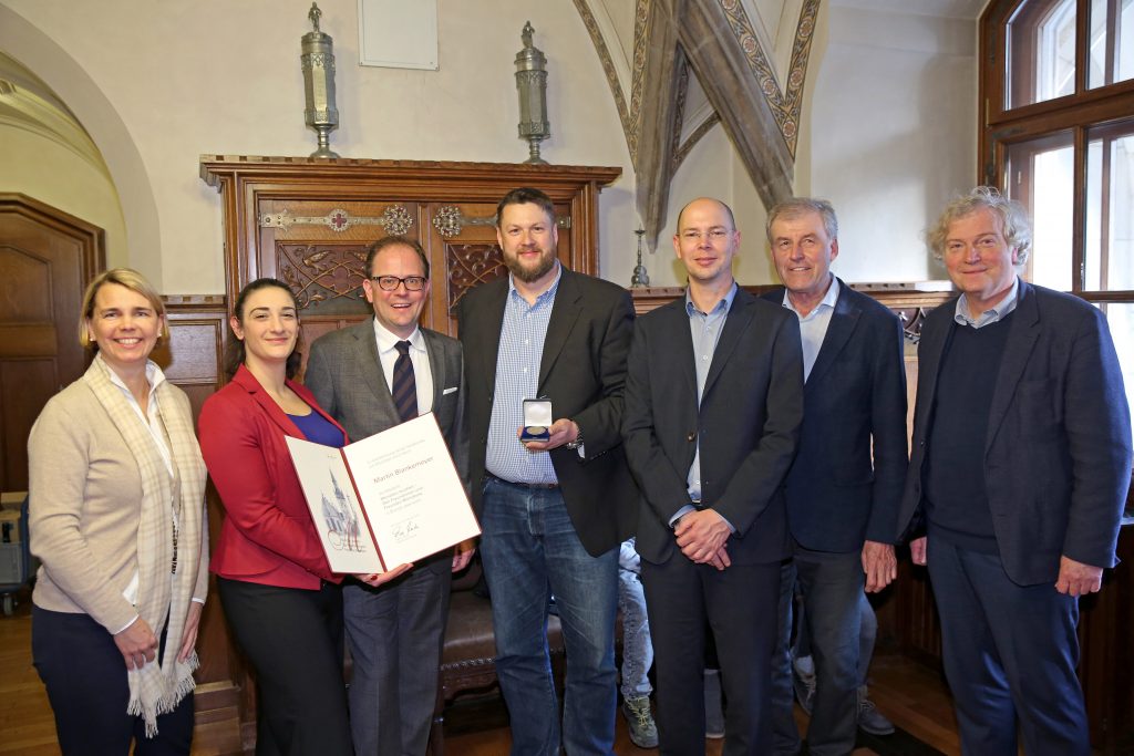 Von links nach rechts: Melanie Bührdel (Bayerischer Rundfunk), Velina Chekelova (Münchner Filmwerkstatt), Manuel Pretzl (Bürgermeister der Landeshauptstadt München), Martin Blankemeyer, Prof.Dr. Joachim Knaf (Hochschule München), Johann Stadler (Stadtrat), Christoph Schwarz (Kulturreferat der Landeshauptstadt München)